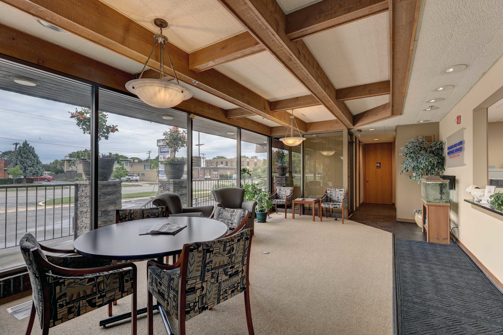 10555 W Cermak Road #1W, Westchester, IL 60154