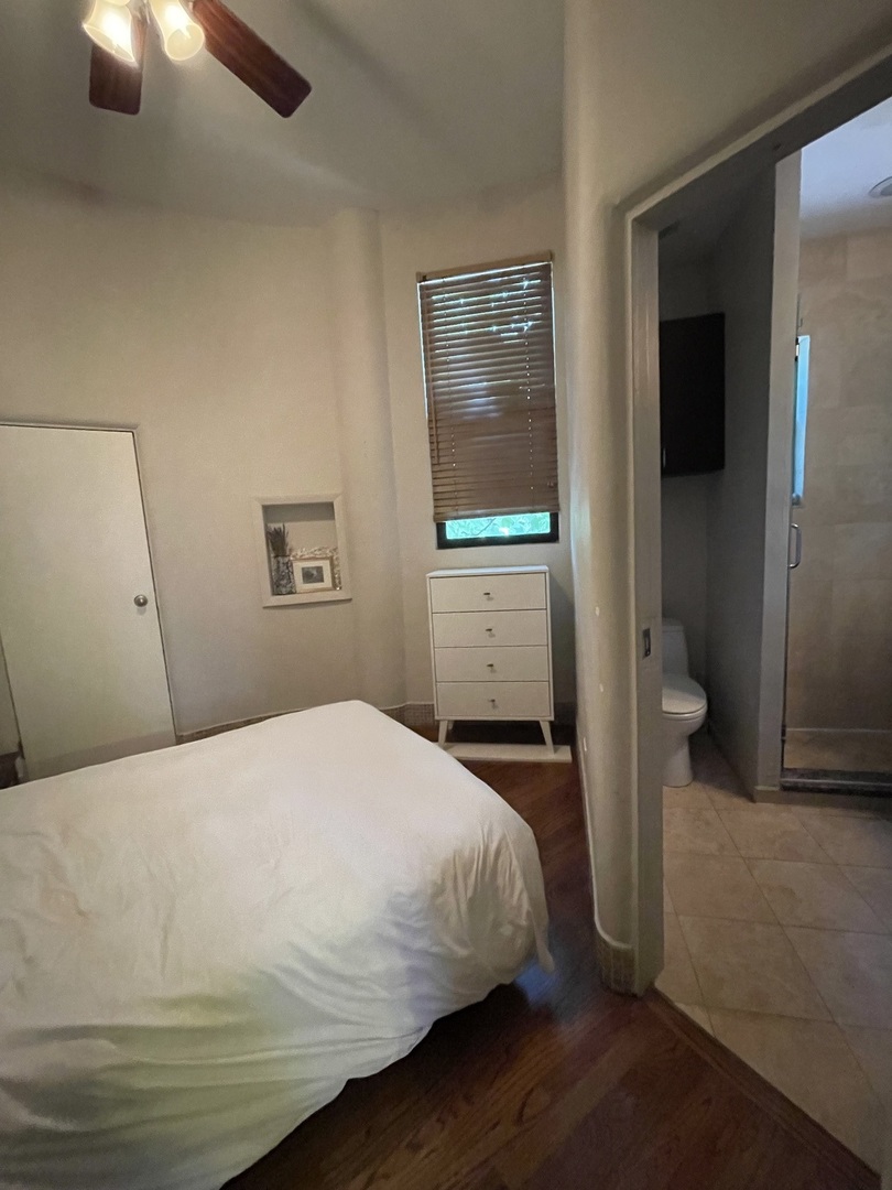 1856 N Lincoln Avenue #1, Chicago, IL 60614