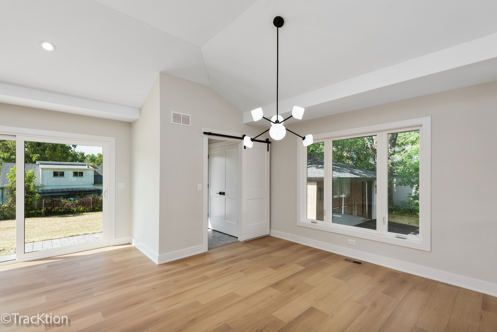 137 W Chicago Avenue, Downers Grove, IL 60515