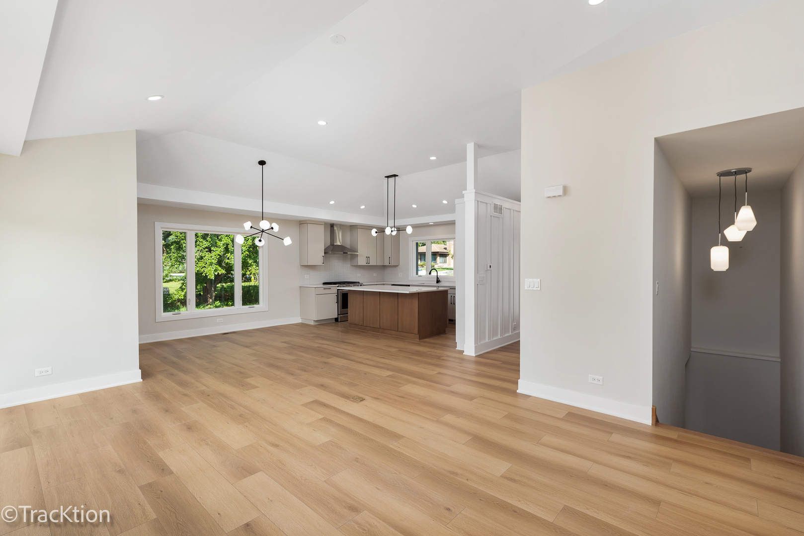 137 W Chicago Avenue, Downers Grove, IL 60515