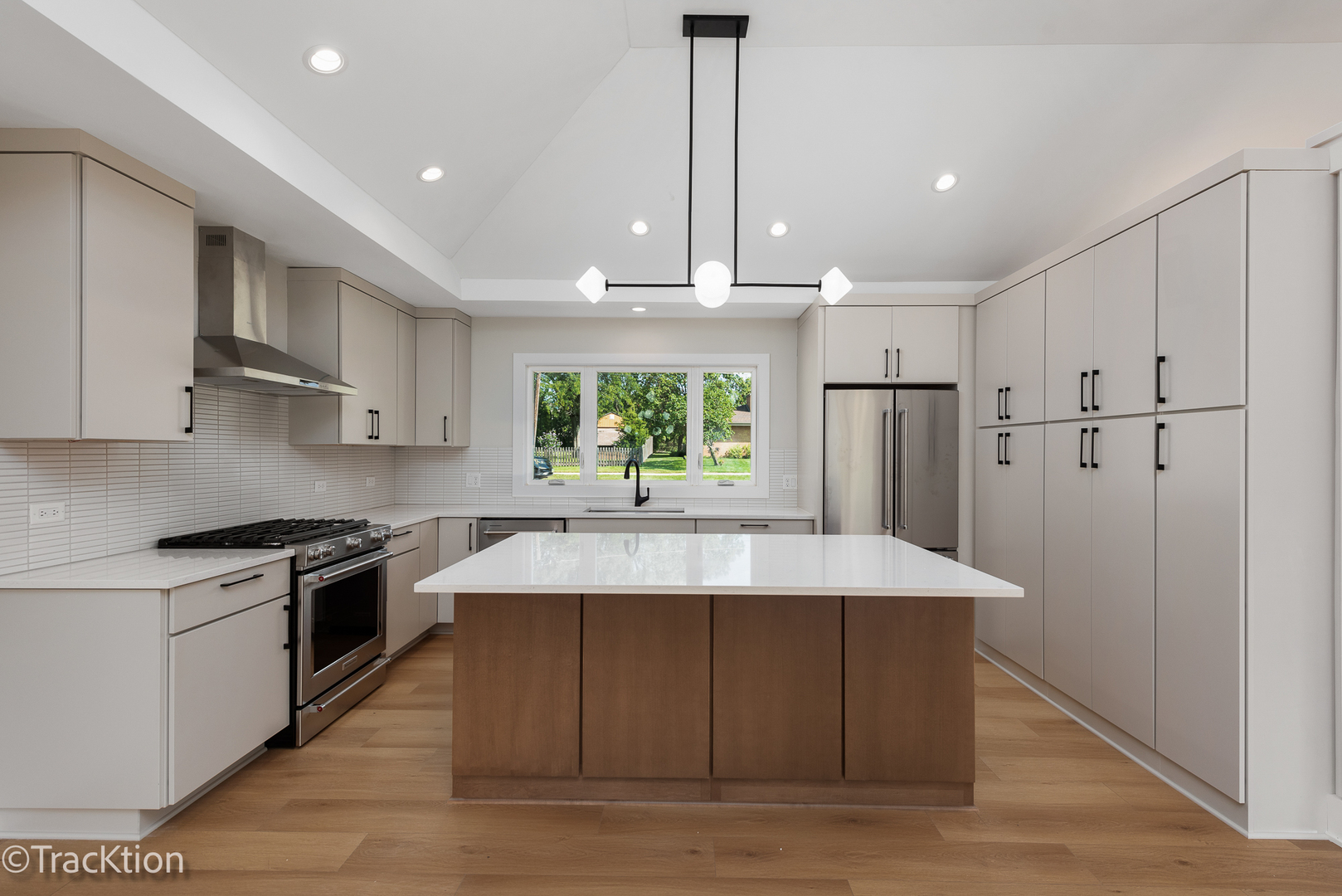 137 W Chicago Avenue, Downers Grove, IL 60515