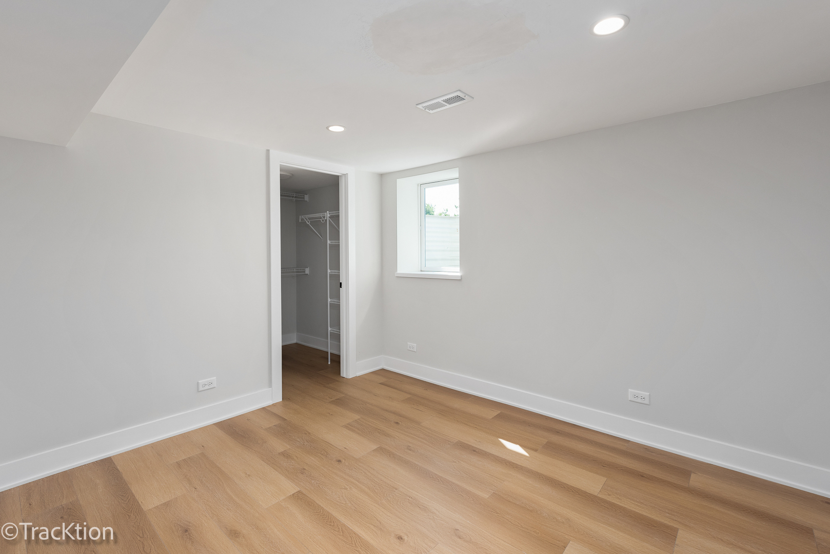 137 W Chicago Avenue, Downers Grove, IL 60515