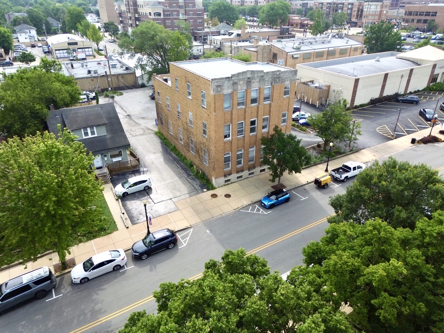 4949 Forest Avenue #200, Downers Grove, IL 60515