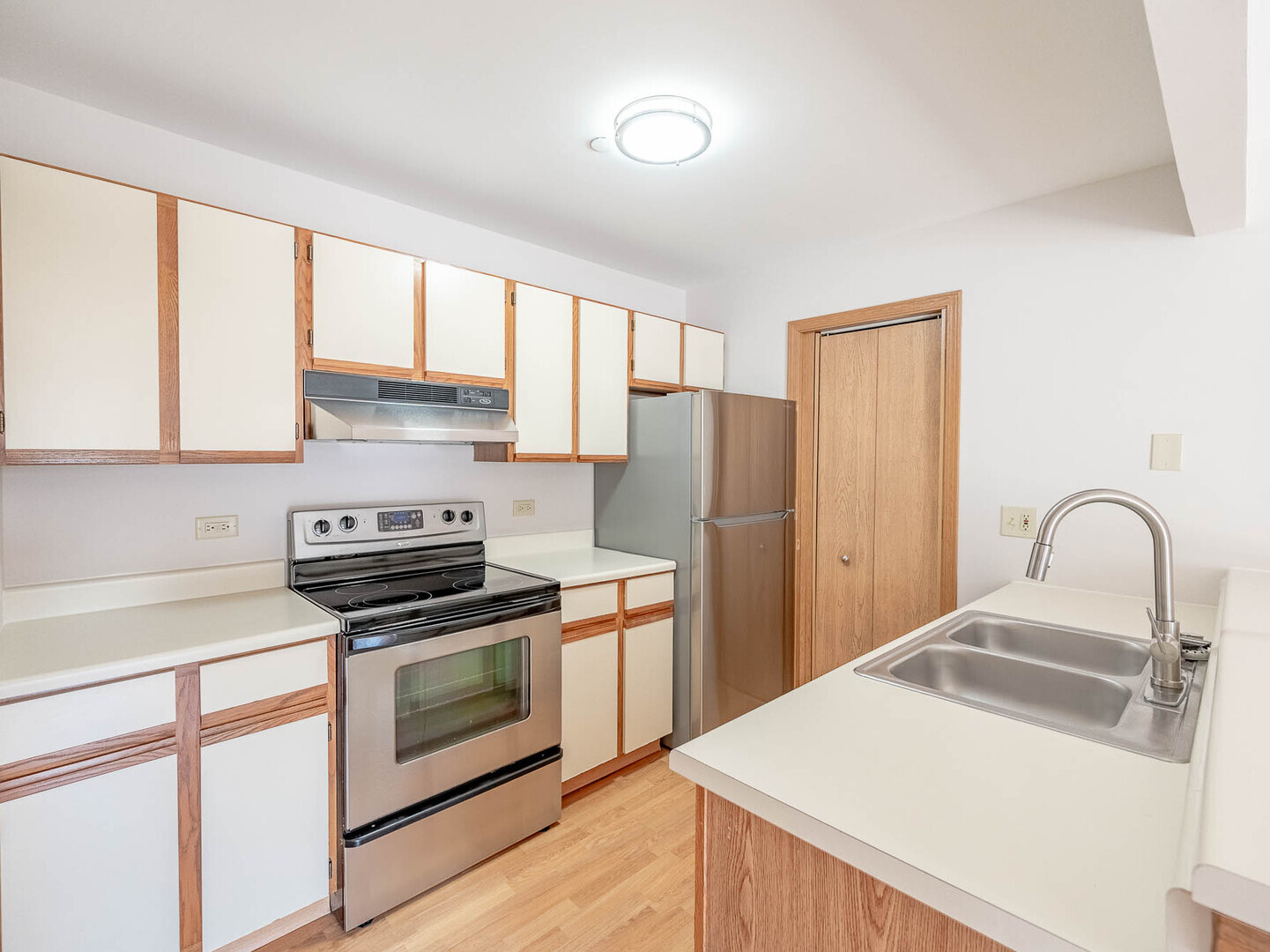 1347 Cunat Court #1A, Lake In The Hills, IL 60156