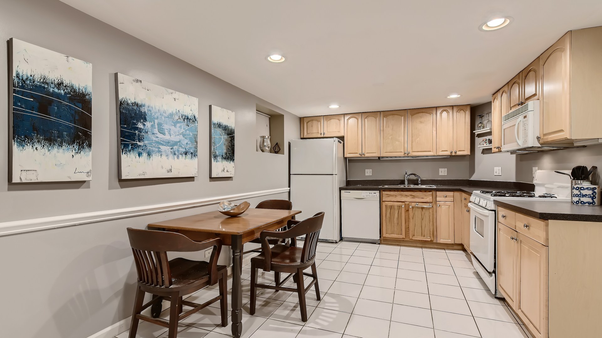 4707 N Kenmore Avenue #GS, Chicago, IL 60640
