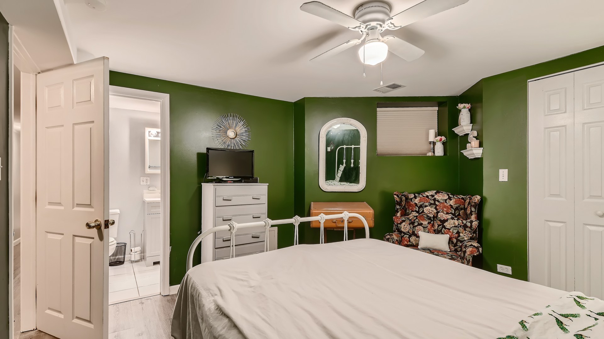 4707 N Kenmore Avenue #GS, Chicago, IL 60640