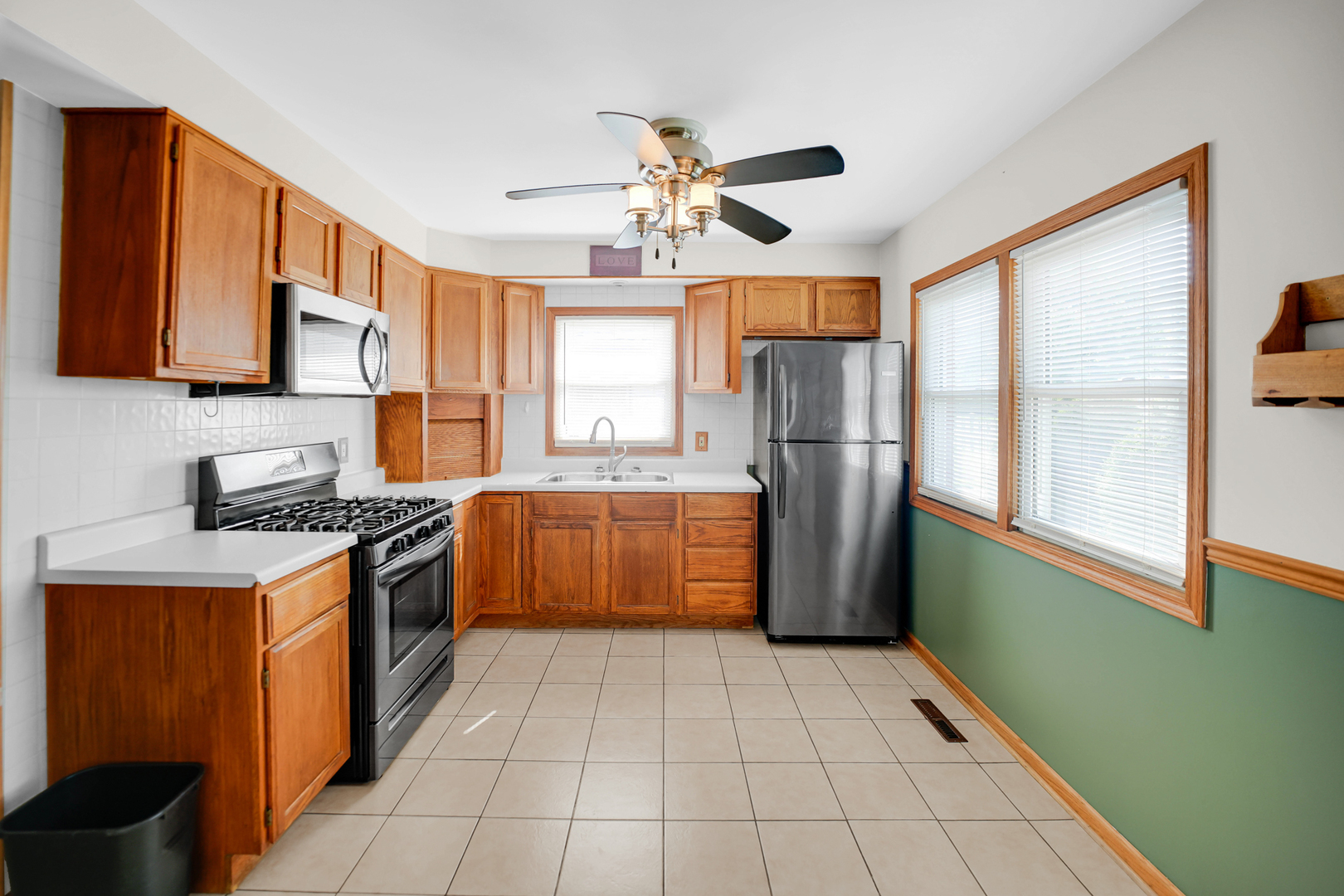 3160 W Park Lane Drive, Merrionette Park, IL 60803