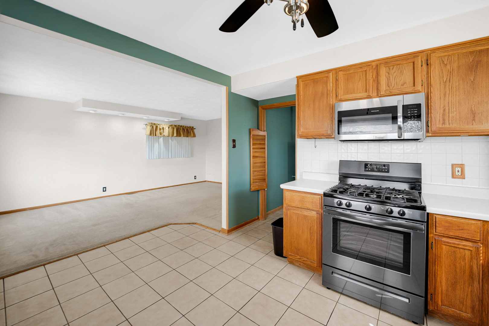 3160 W Park Lane Drive, Merrionette Park, IL 60803