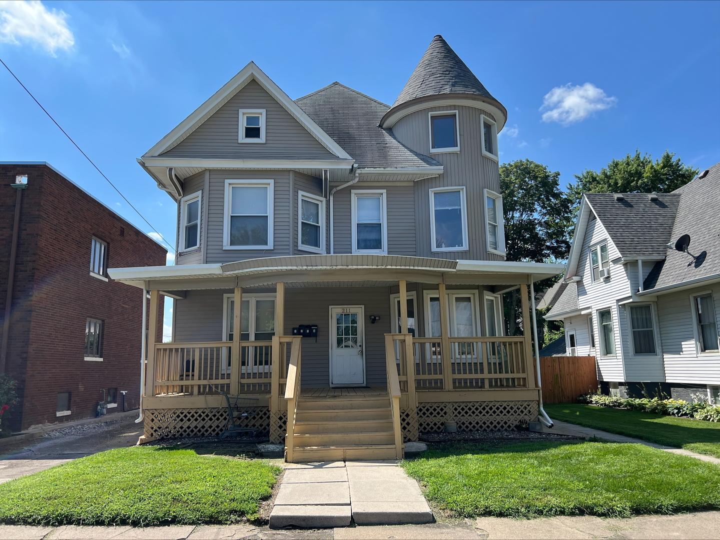 211 W Broadway, Monmouth, IL 61462