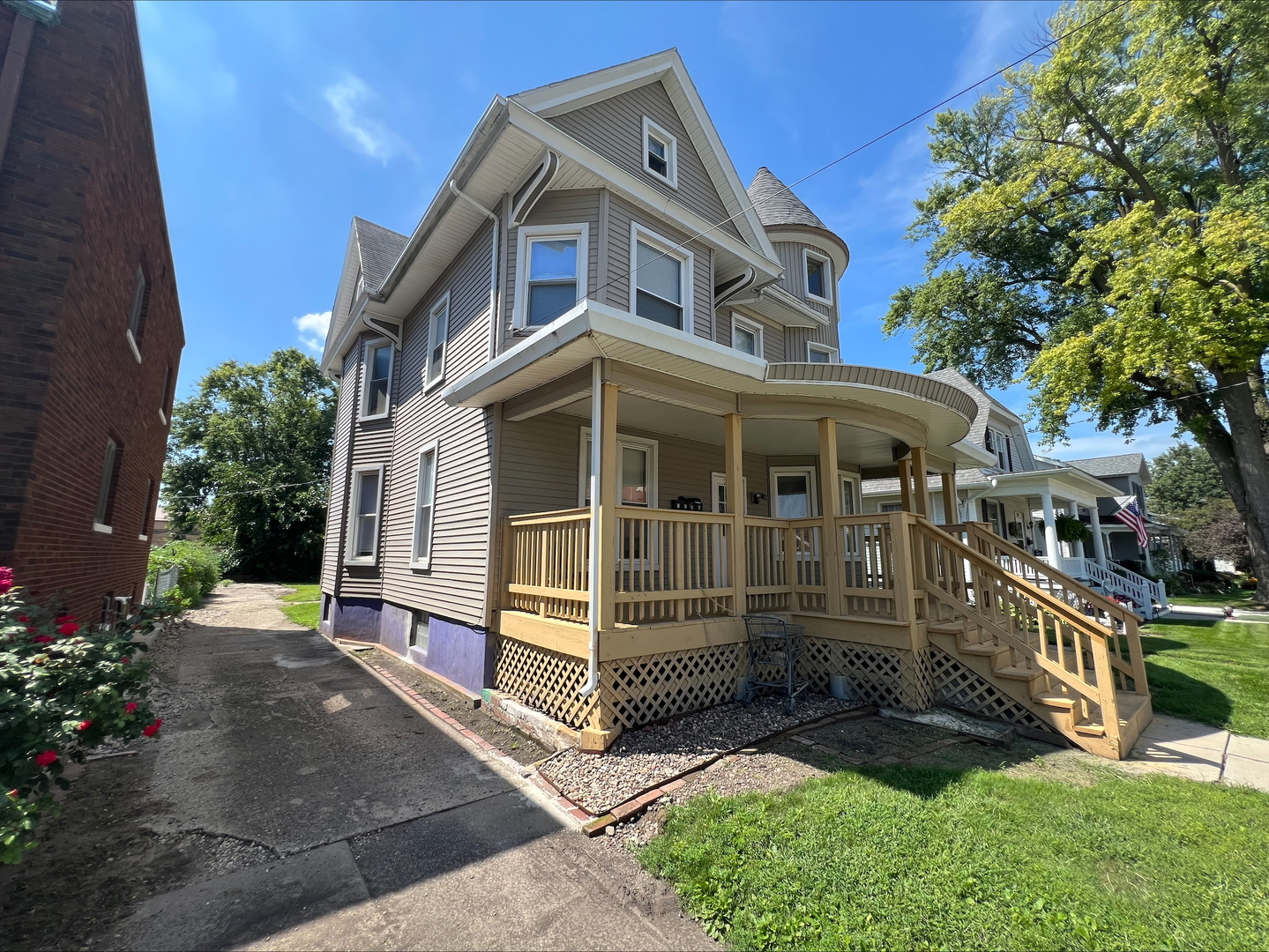 211 W Broadway, Monmouth, IL 61462