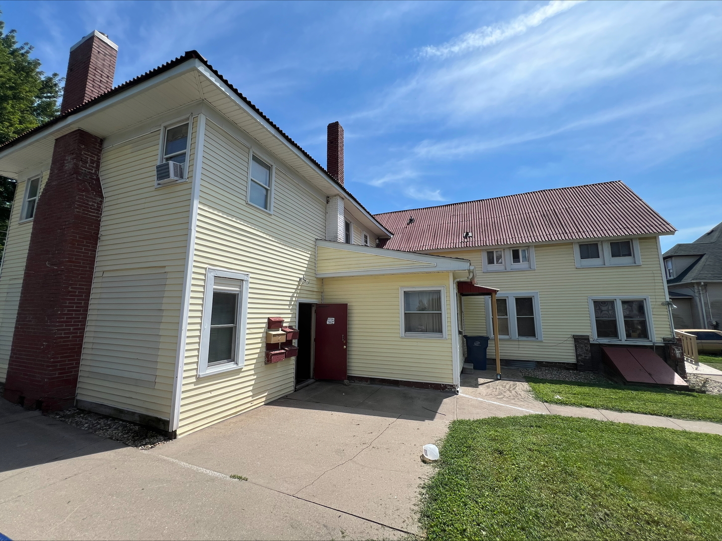 211 W Broadway, Monmouth, IL 61462