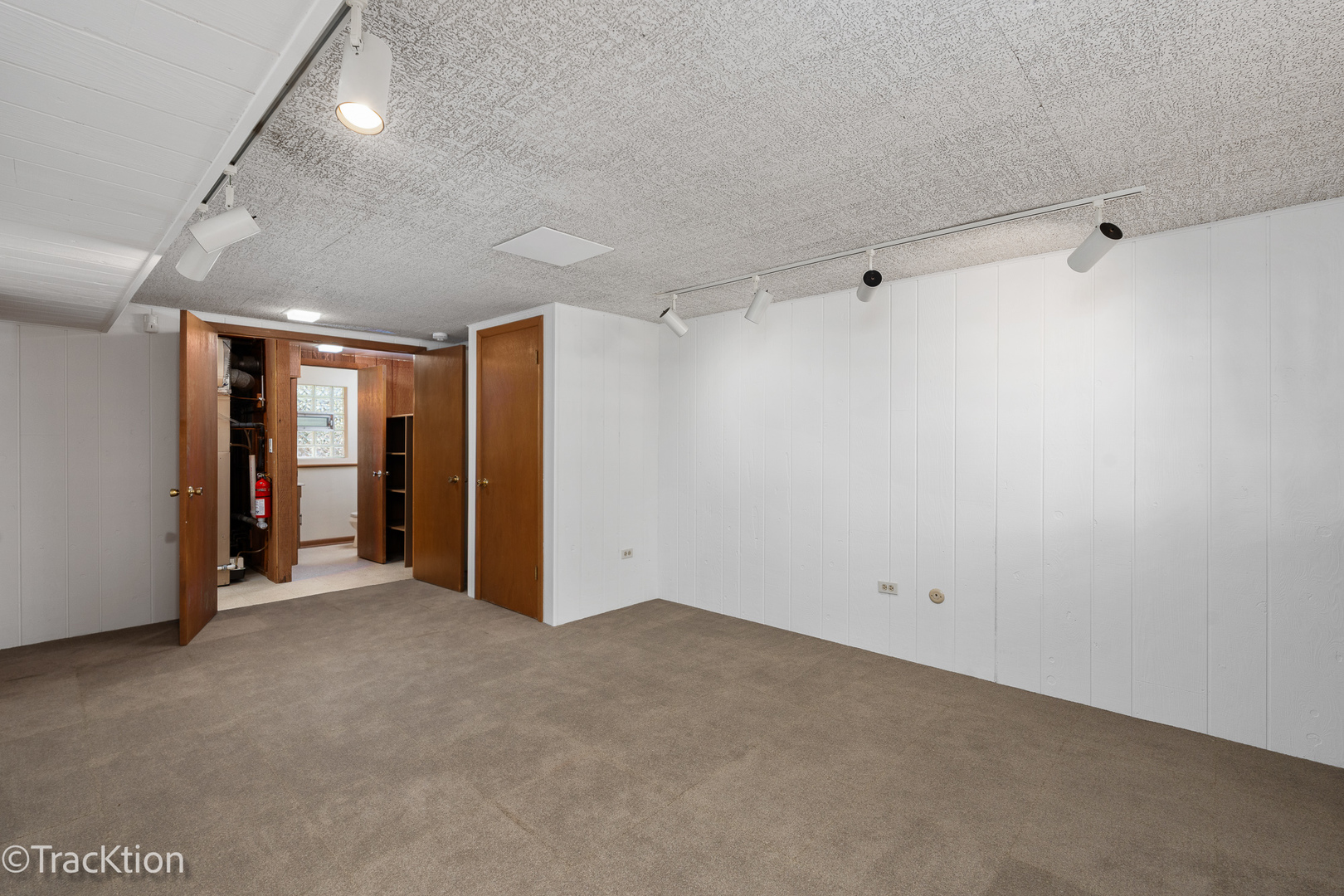 6937 Parkview Drive, Downers Grove, IL 60516