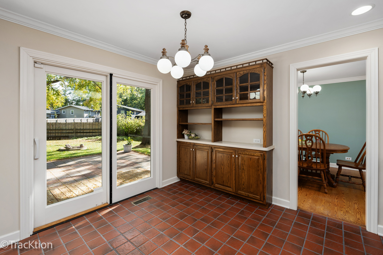 6937 Parkview Drive, Downers Grove, IL 60516