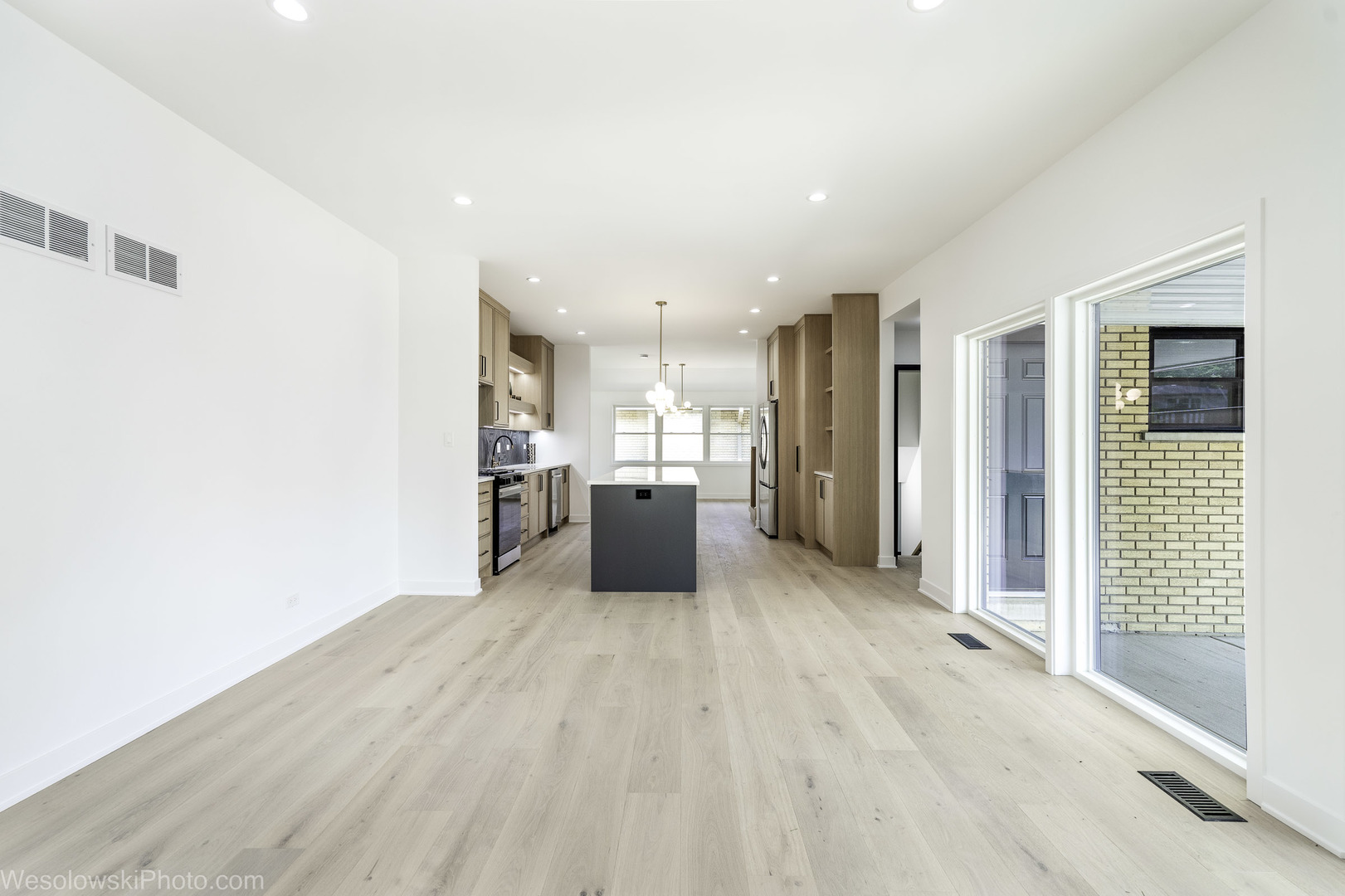 9825 S Kilbourn Avenue, Oak Lawn, IL 60453