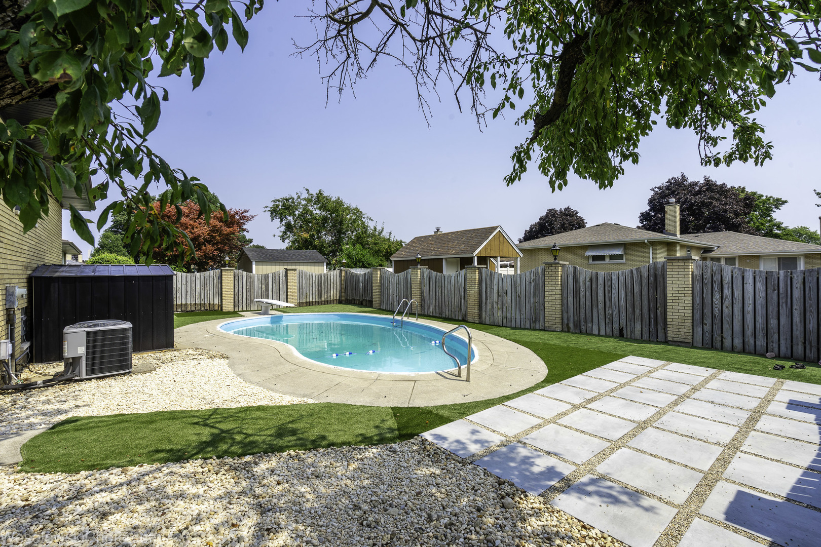 9825 S Kilbourn Avenue, Oak Lawn, IL 60453