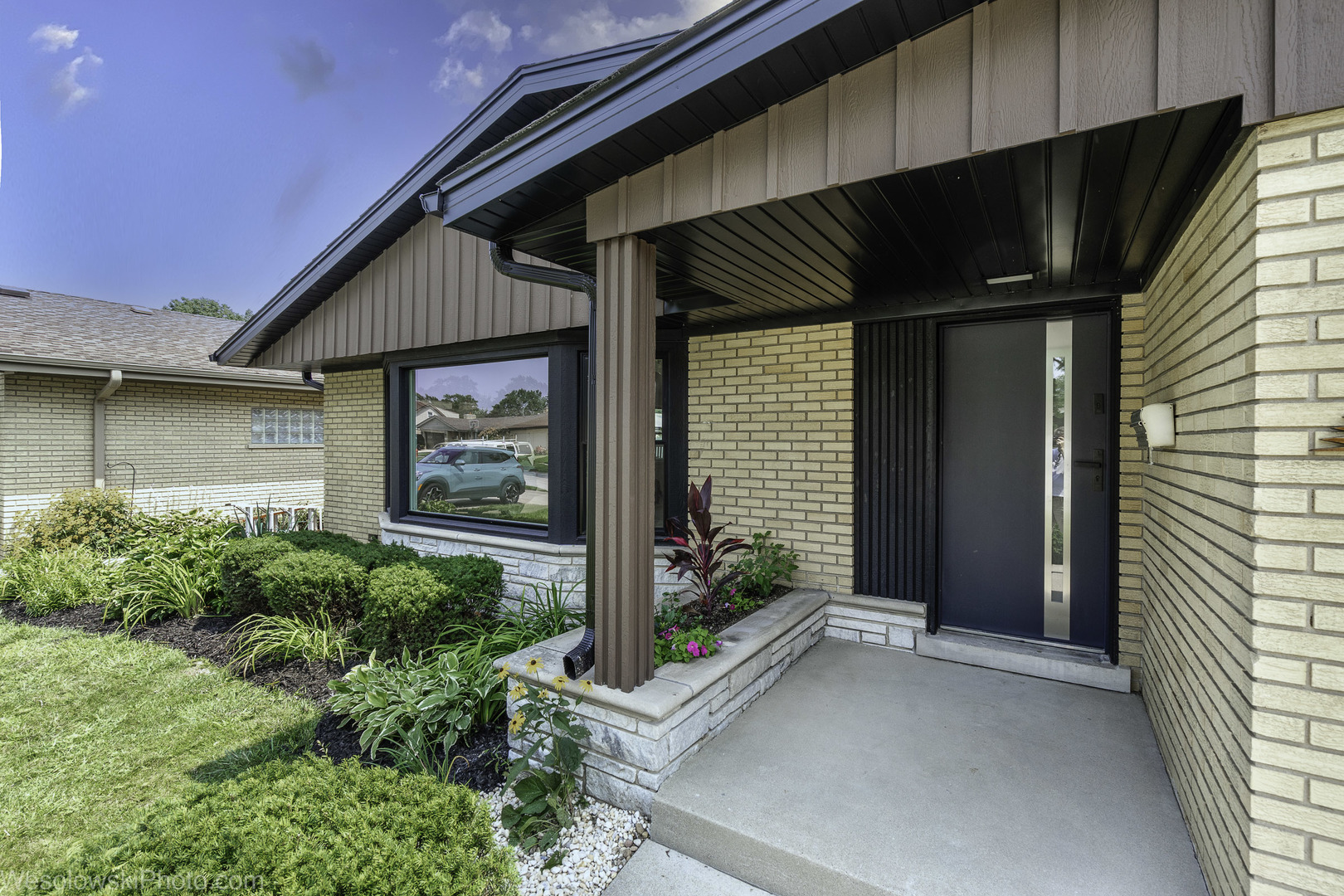 9825 S Kilbourn Avenue, Oak Lawn, IL 60453