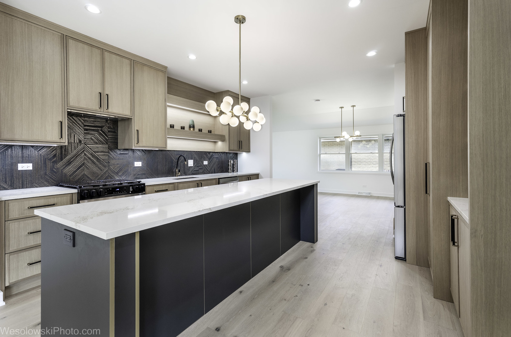 9825 S Kilbourn Avenue, Oak Lawn, IL 60453