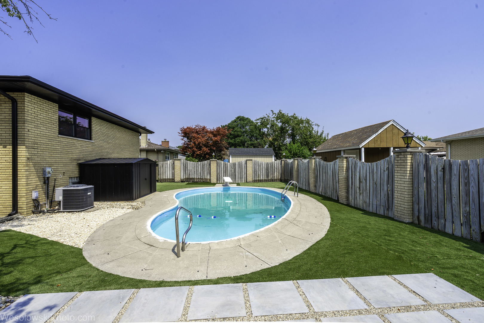 9825 S Kilbourn Avenue, Oak Lawn, IL 60453