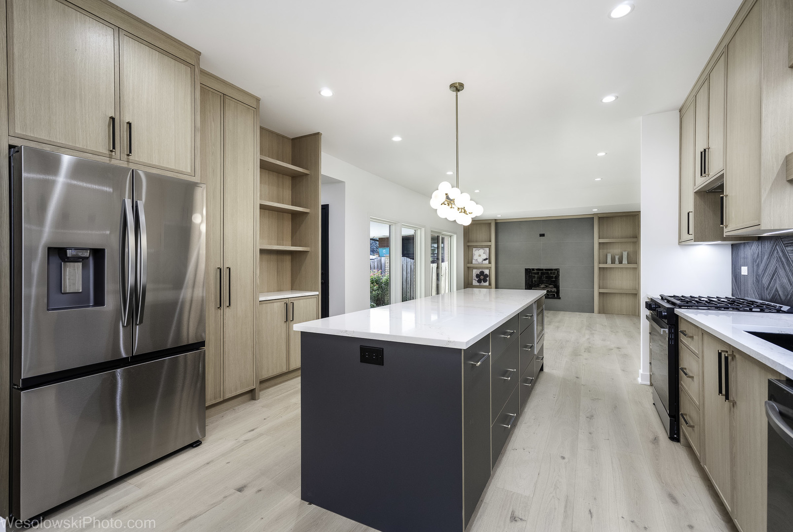 9825 S Kilbourn Avenue, Oak Lawn, IL 60453