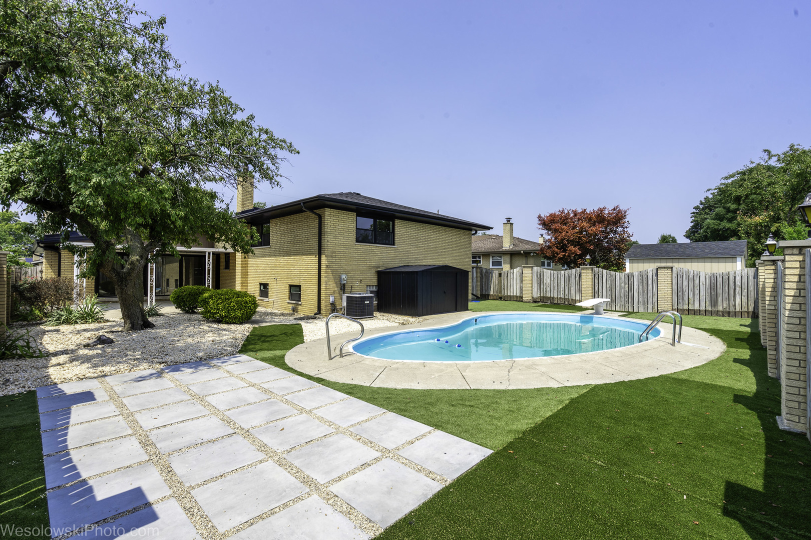 9825 S Kilbourn Avenue, Oak Lawn, IL 60453