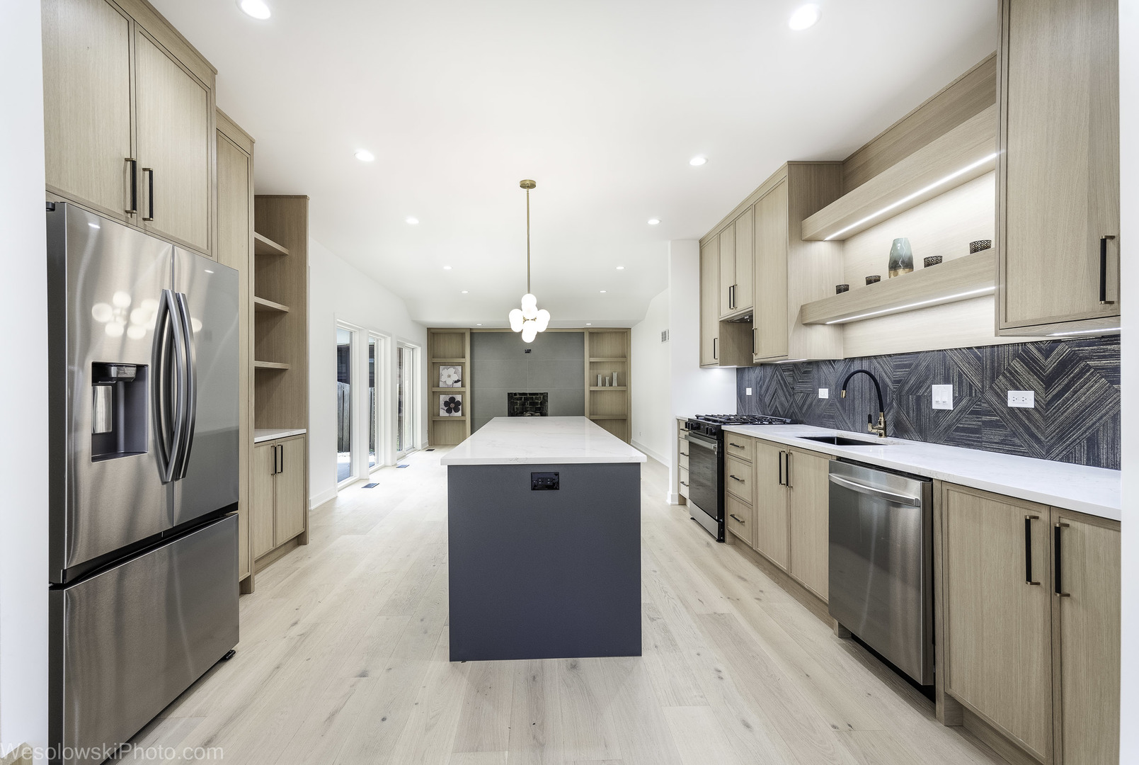 9825 S Kilbourn Avenue, Oak Lawn, IL 60453