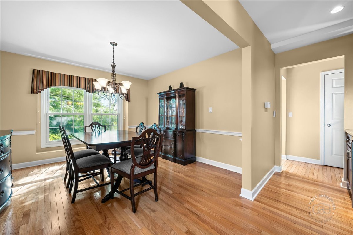 1432 Calcutta Lane, Naperville, IL 60563