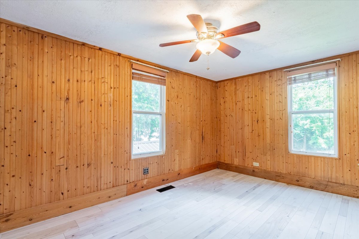 16032 N Portage Street, Chillicothe, IL 61523