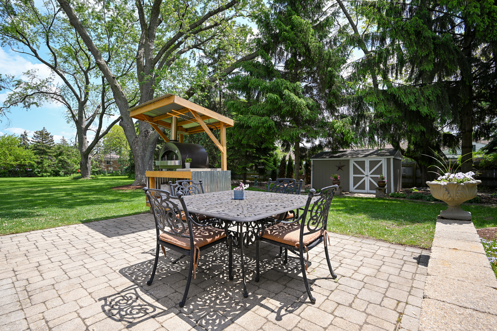 33 Sunset Avenue, Glen Ellyn, IL 60137