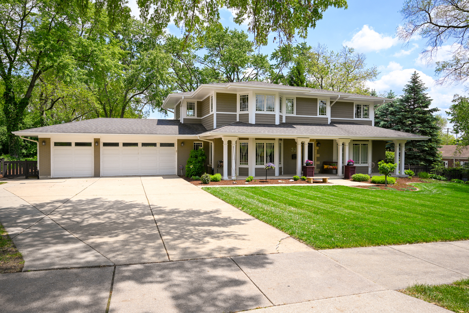 33 Sunset Avenue, Glen Ellyn, IL 60137