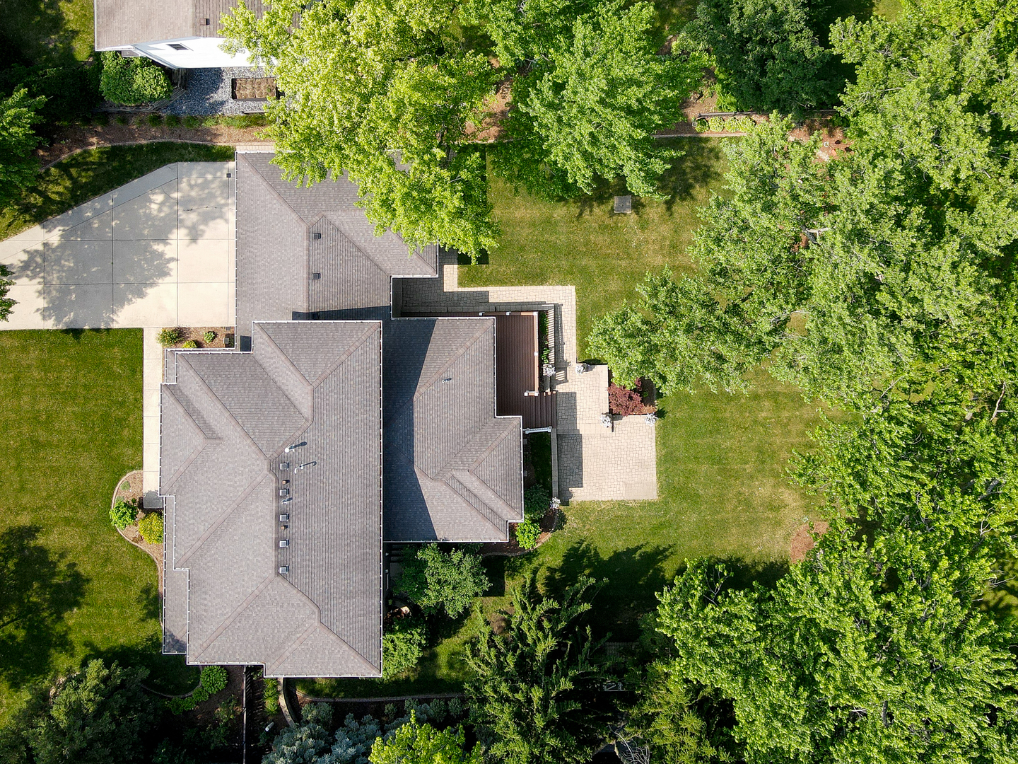 33 Sunset Avenue, Glen Ellyn, IL 60137