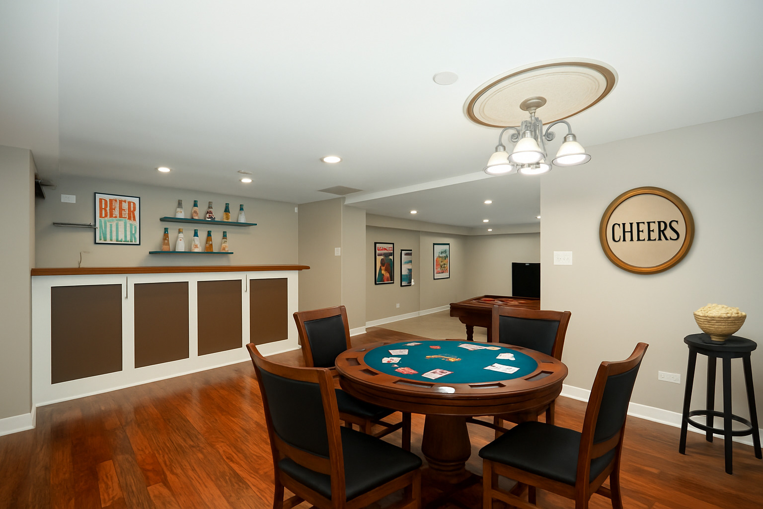 33 Sunset Avenue, Glen Ellyn, IL 60137