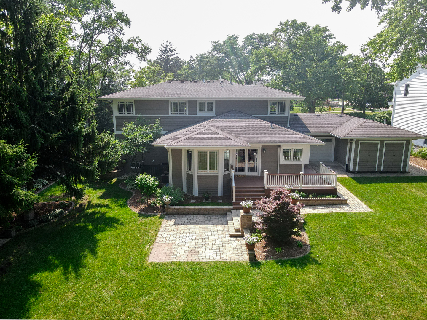 33 Sunset Avenue, Glen Ellyn, IL 60137