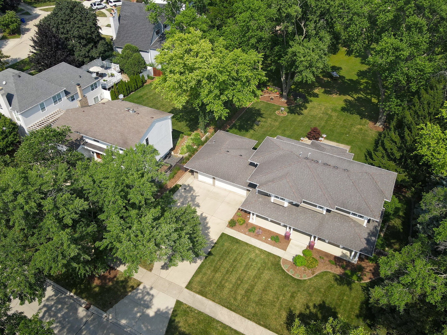 33 Sunset Avenue, Glen Ellyn, IL 60137