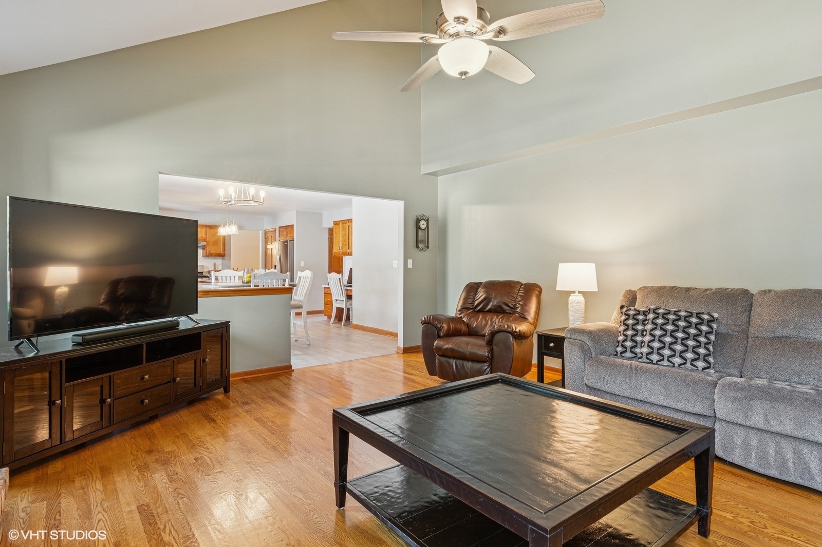 2020 Saint Andrews Drive, Plainfield, IL 60586