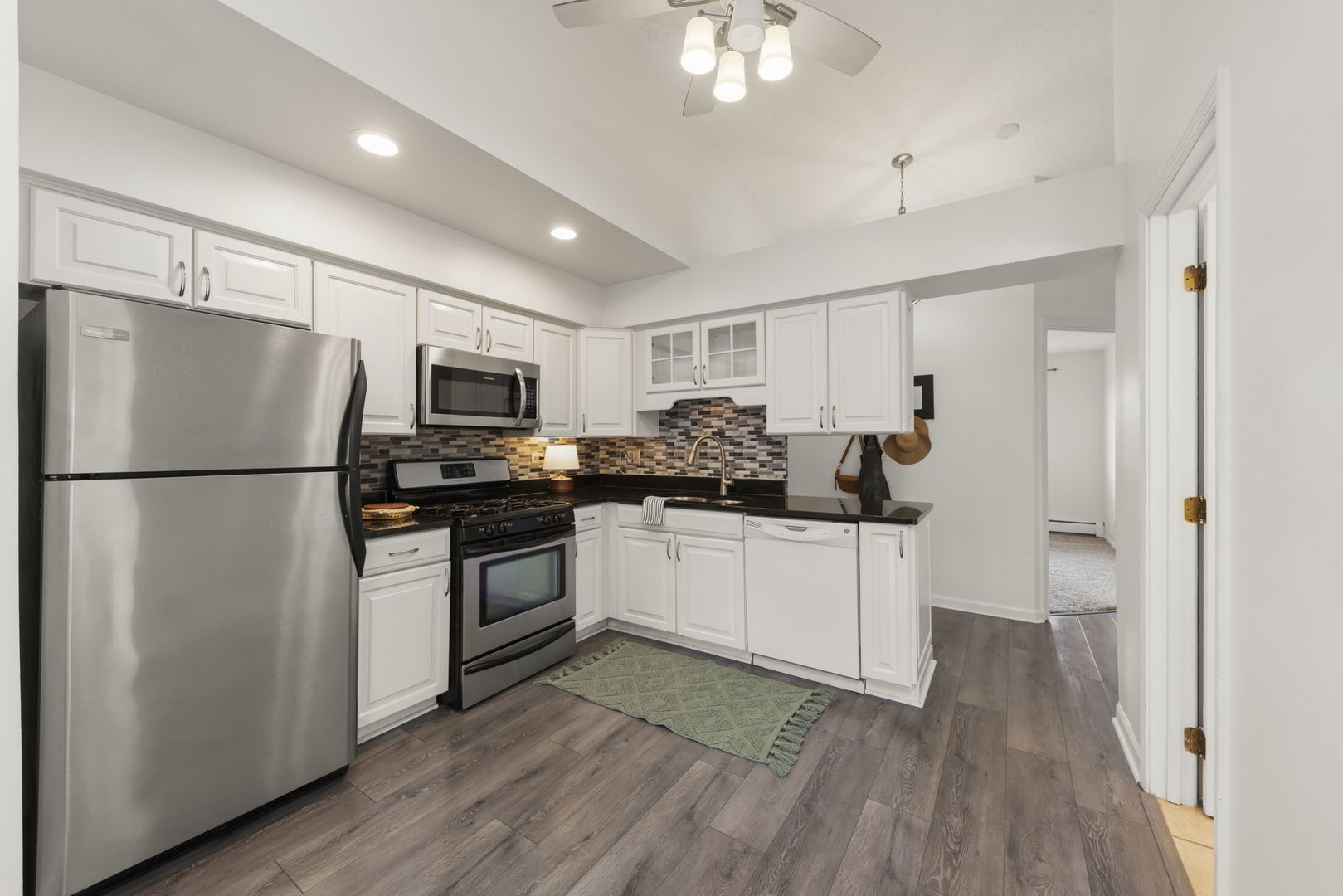 2713 Northcreek Drive #2206, Woodridge, IL 60517