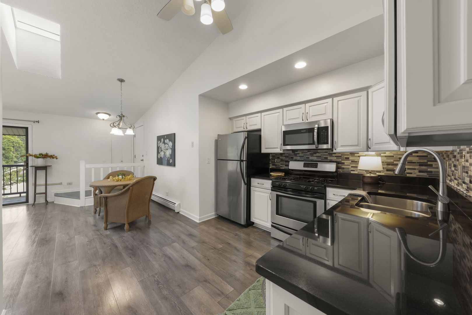2713 Northcreek Drive #2206, Woodridge, IL 60517