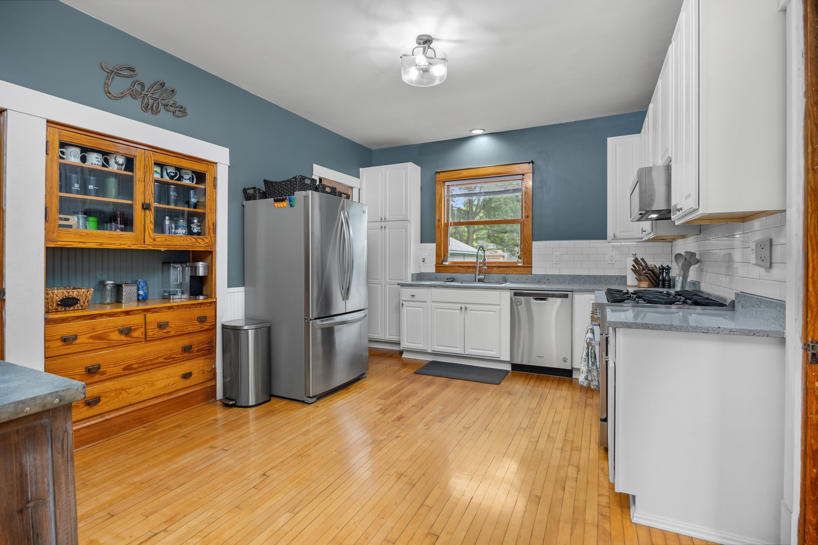 27 Center Street, Algonquin, IL 60102