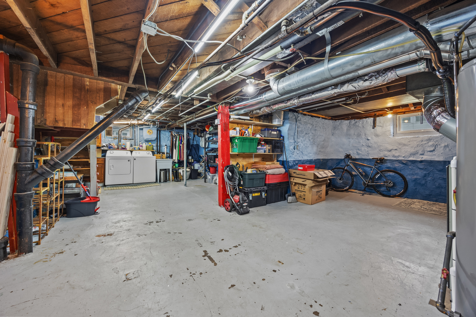 27 Center Street, Algonquin, IL 60102