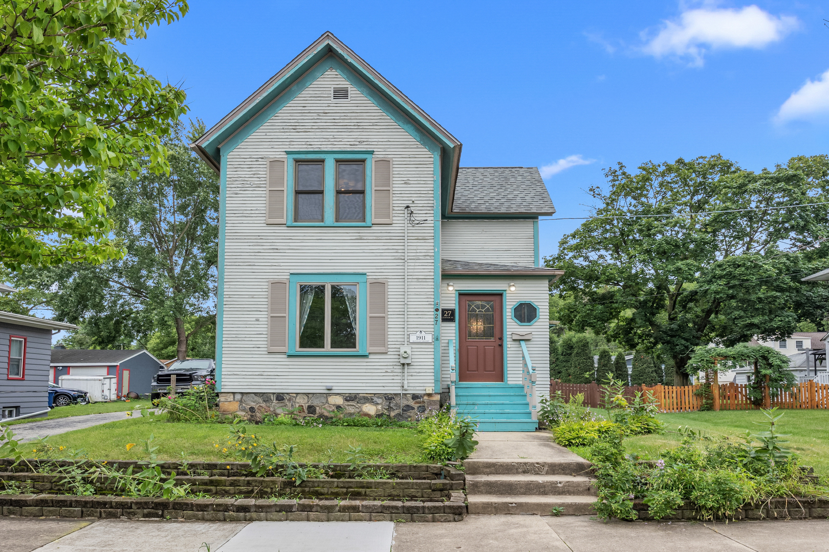 27 Center Street, Algonquin, IL 60102