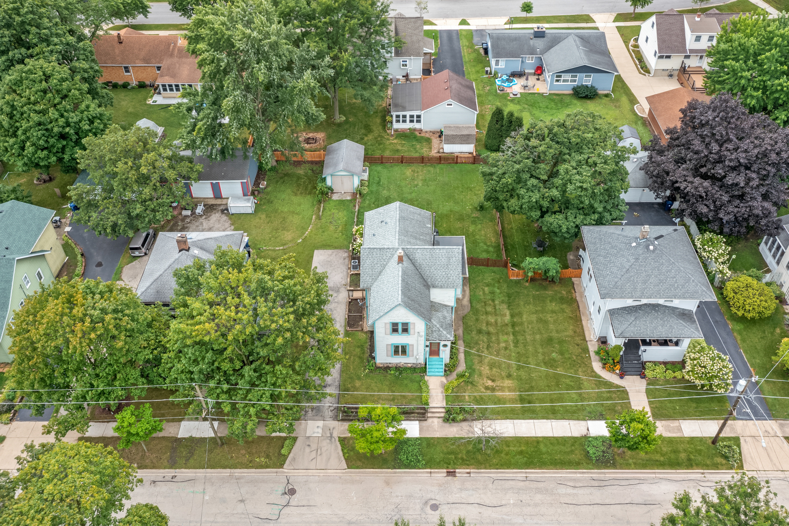 27 Center Street, Algonquin, IL 60102