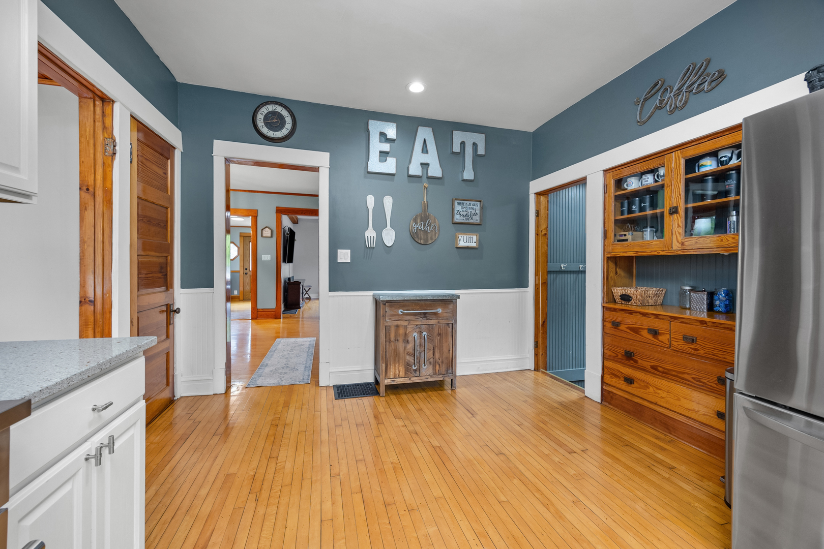 27 Center Street, Algonquin, IL 60102