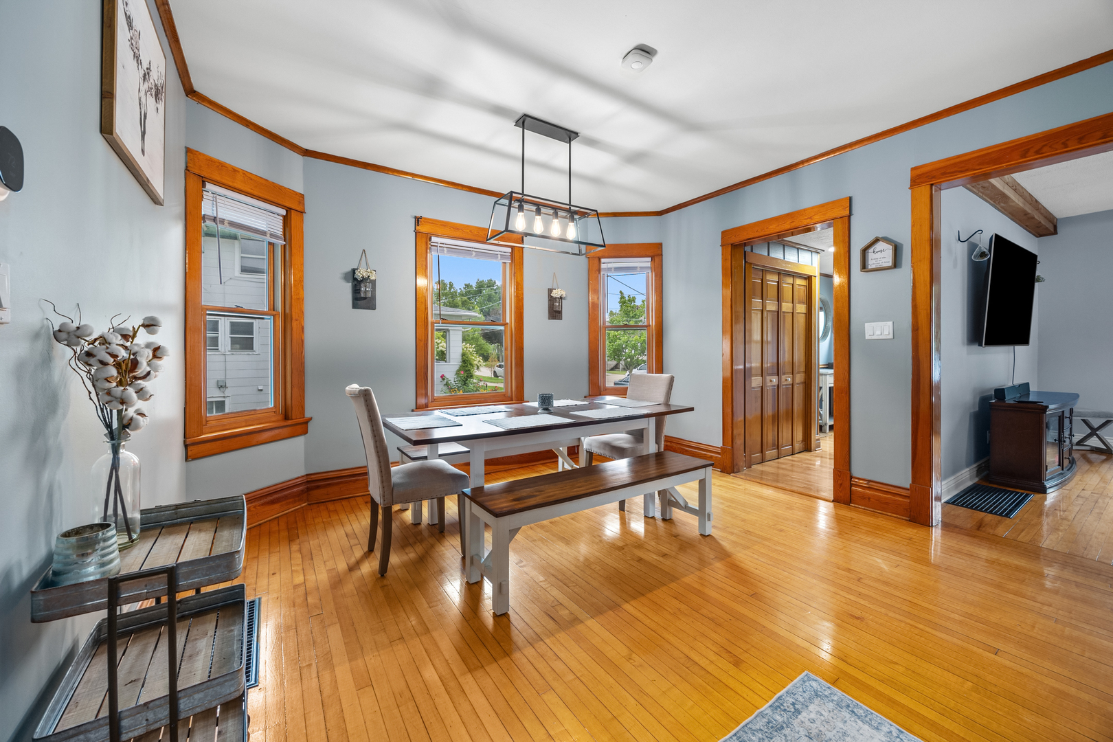 27 Center Street, Algonquin, IL 60102