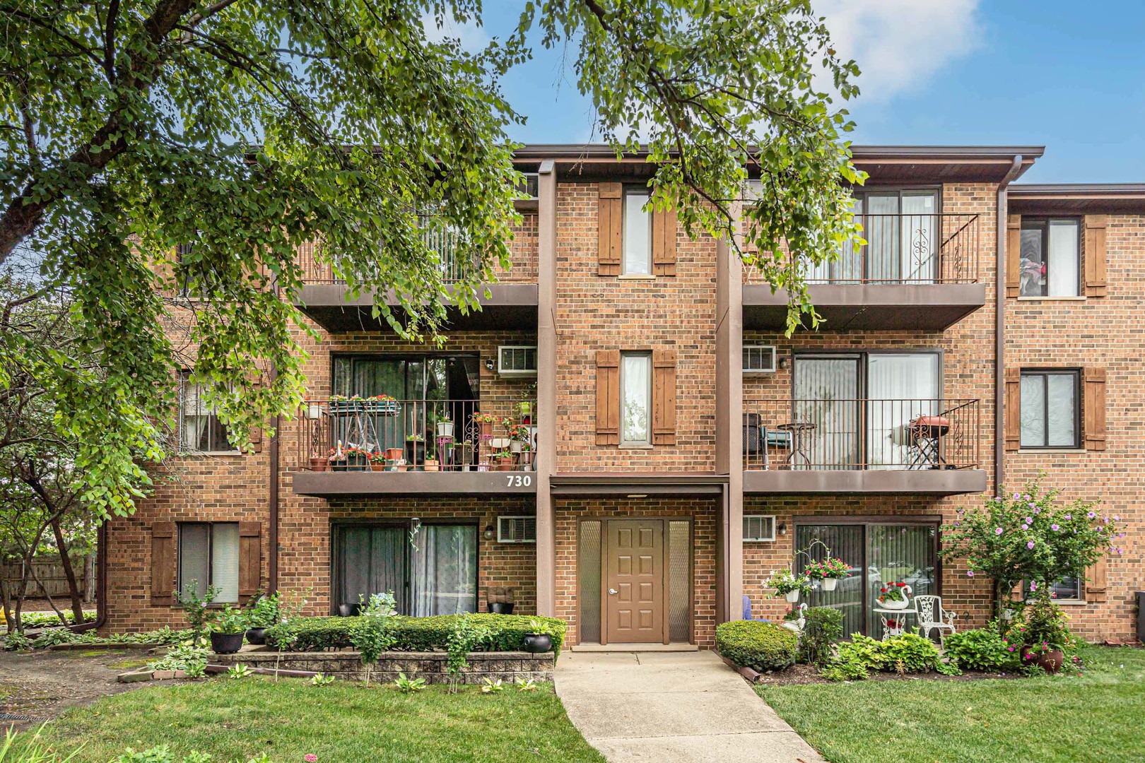 730 N Briar Hill Lane #5, Addison, IL 60101
