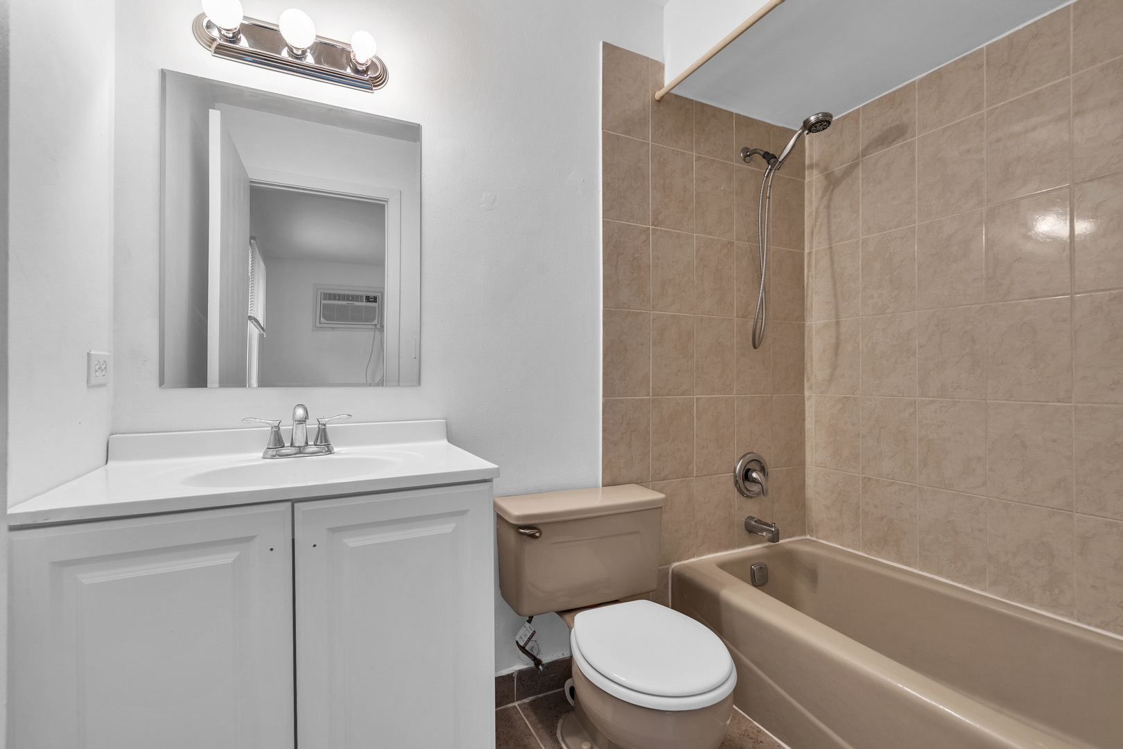 730 N Briar Hill Lane #5, Addison, IL 60101