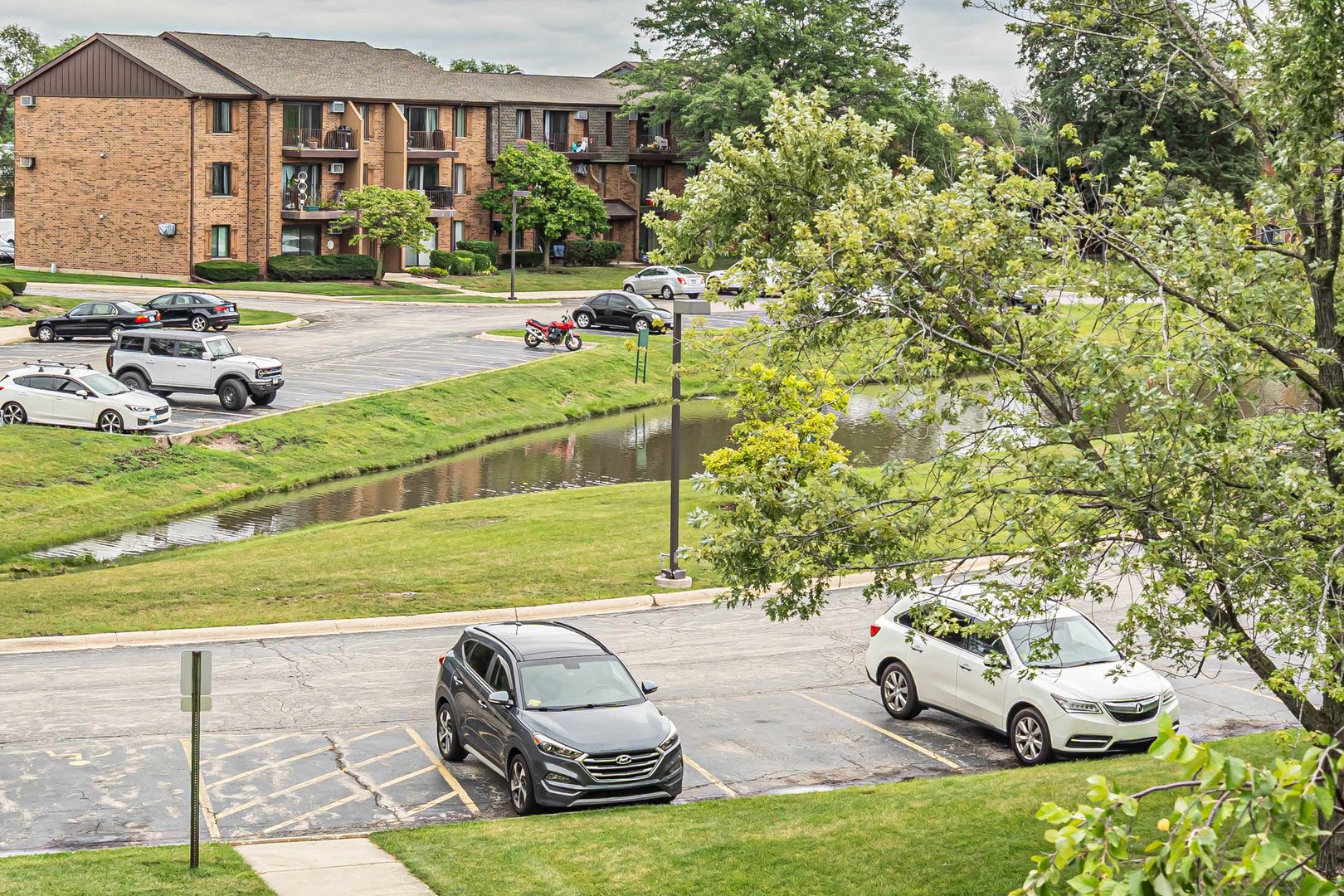730 N Briar Hill Lane #5, Addison, IL 60101