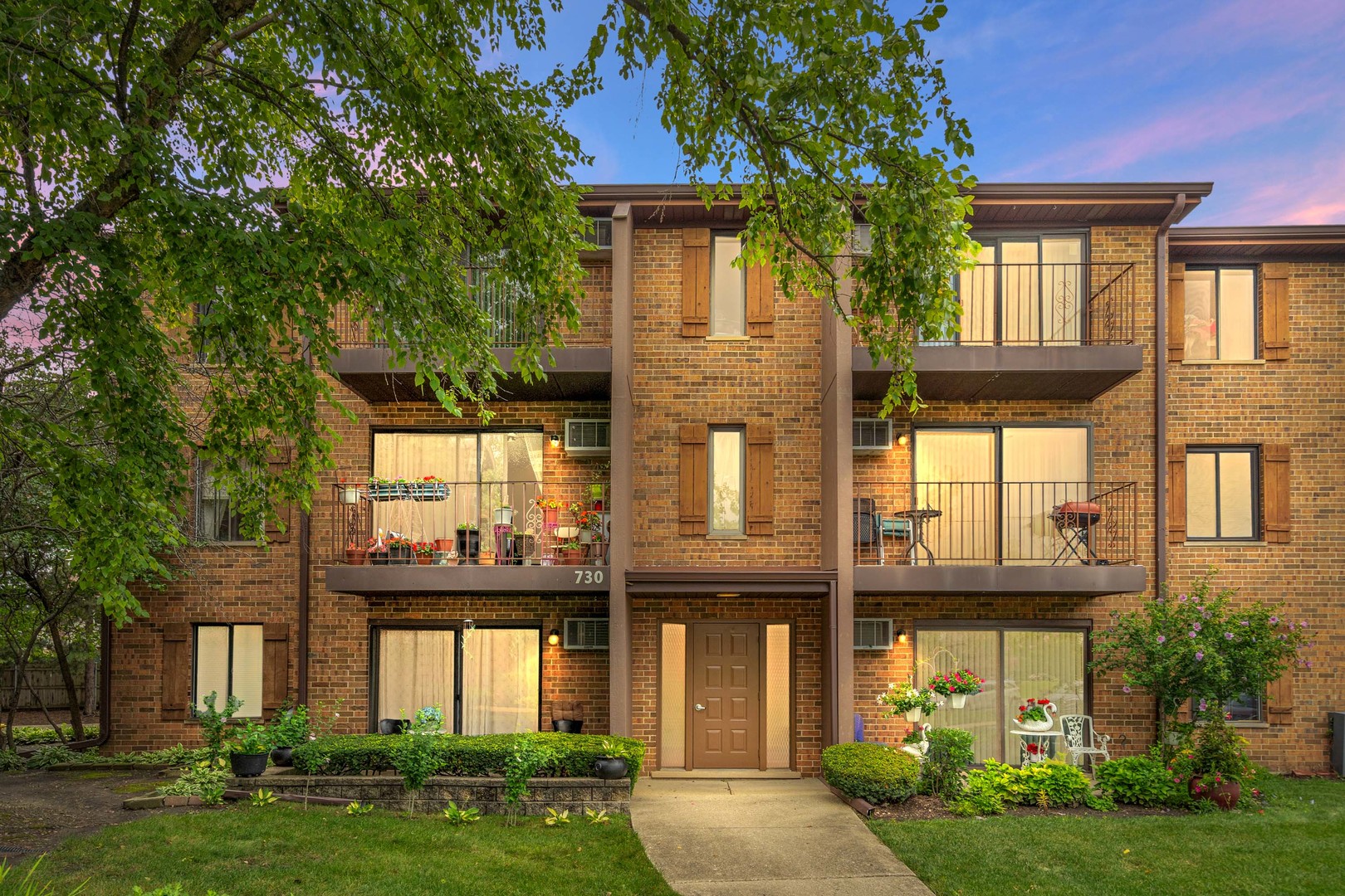 730 N Briar Hill Lane #5, Addison, IL 60101