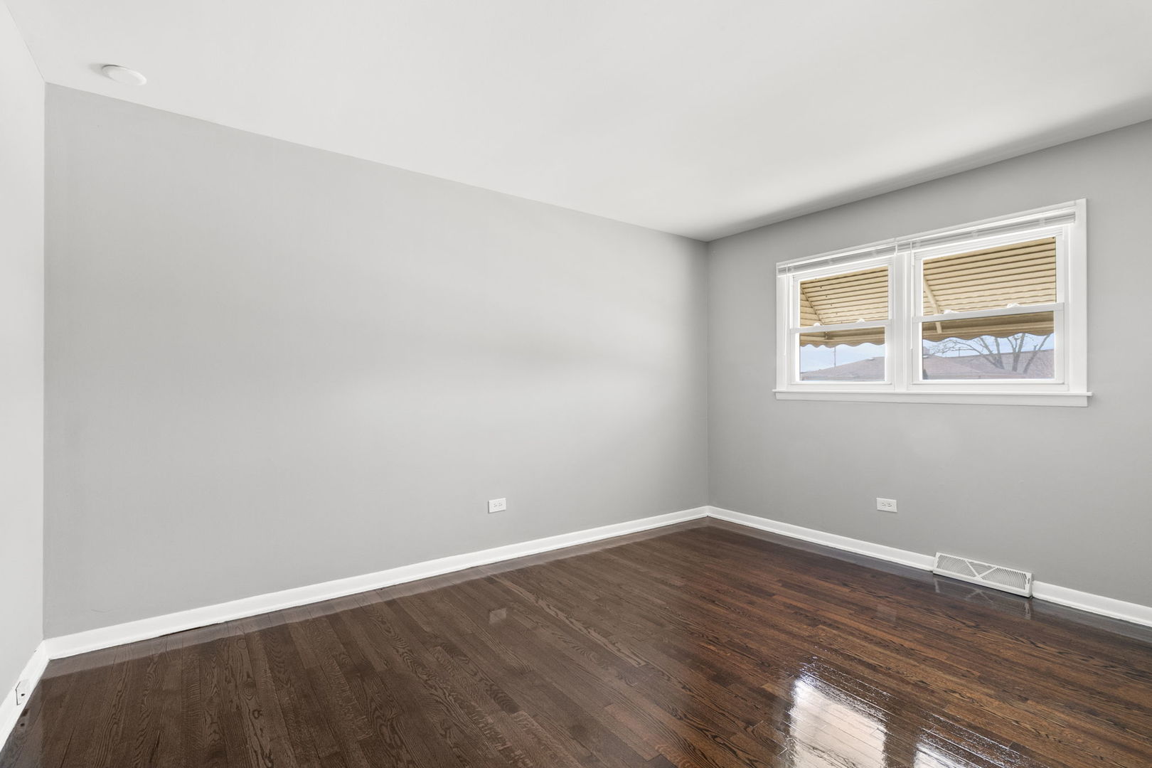 15445 DEARBORN Street, South Holland, IL 60473