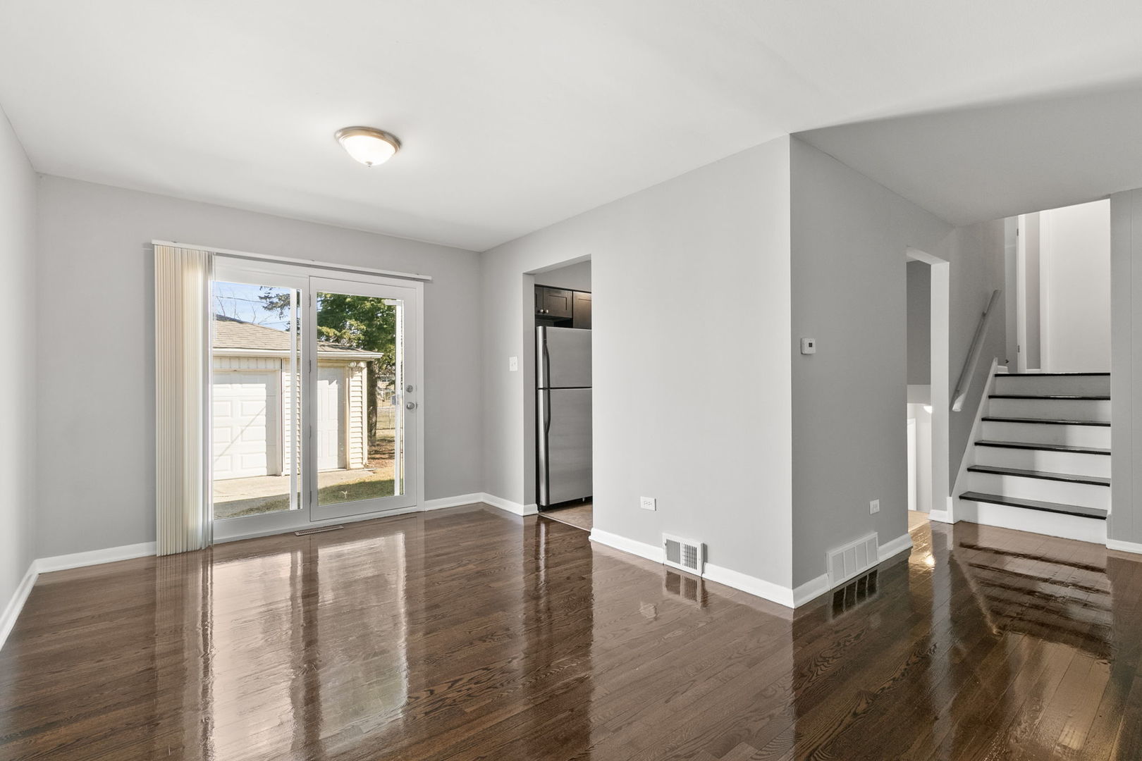 15445 DEARBORN Street, South Holland, IL 60473