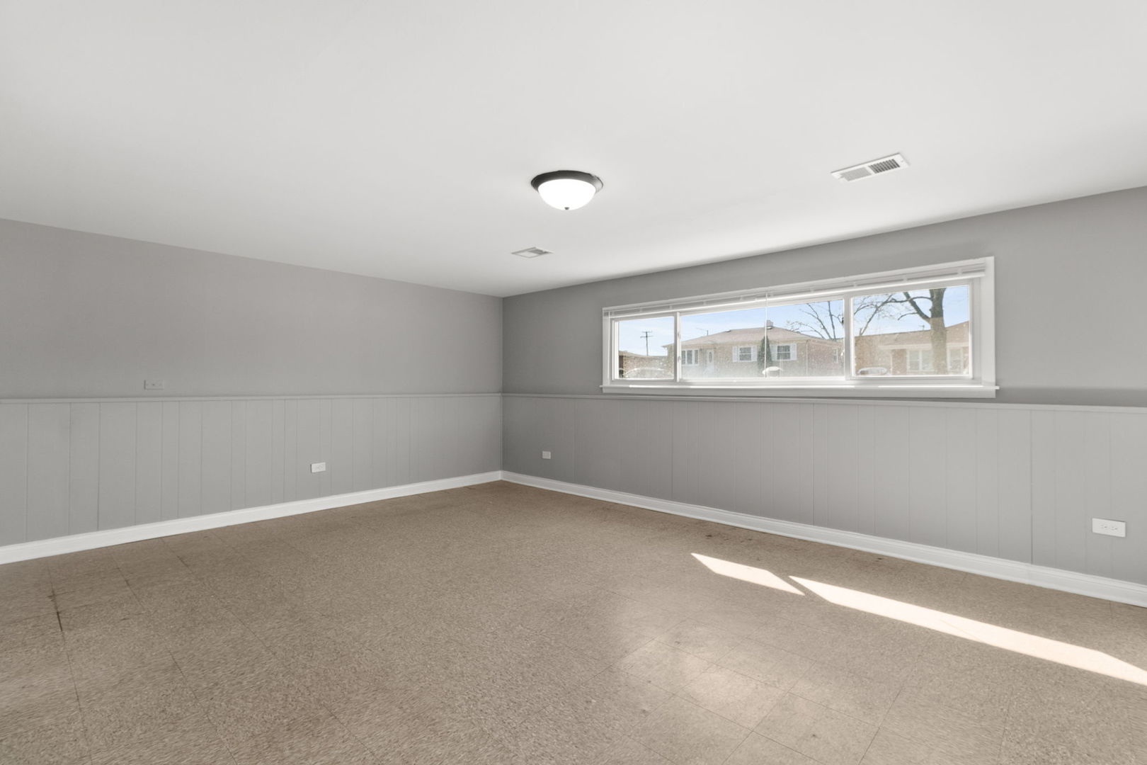 15445 DEARBORN Street, South Holland, IL 60473