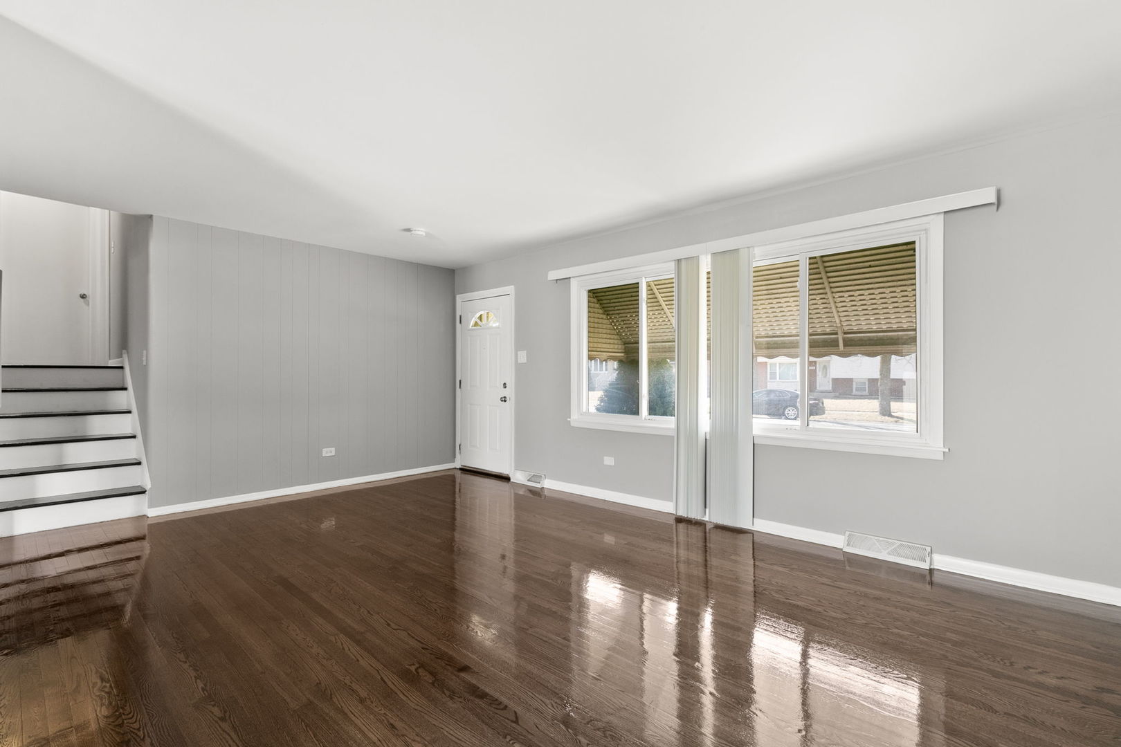 15445 DEARBORN Street, South Holland, IL 60473